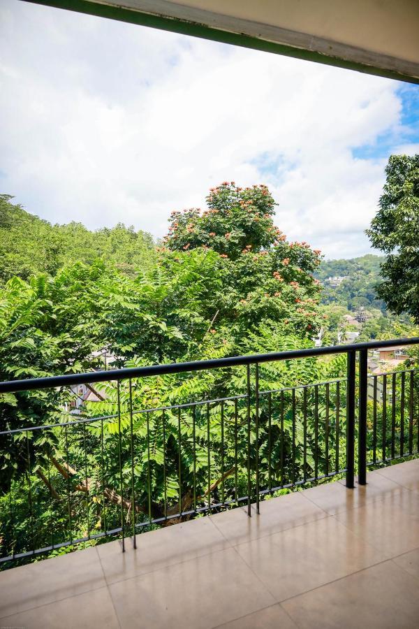 Funk Bunk - Mount View Lodge Kandy Esterno foto