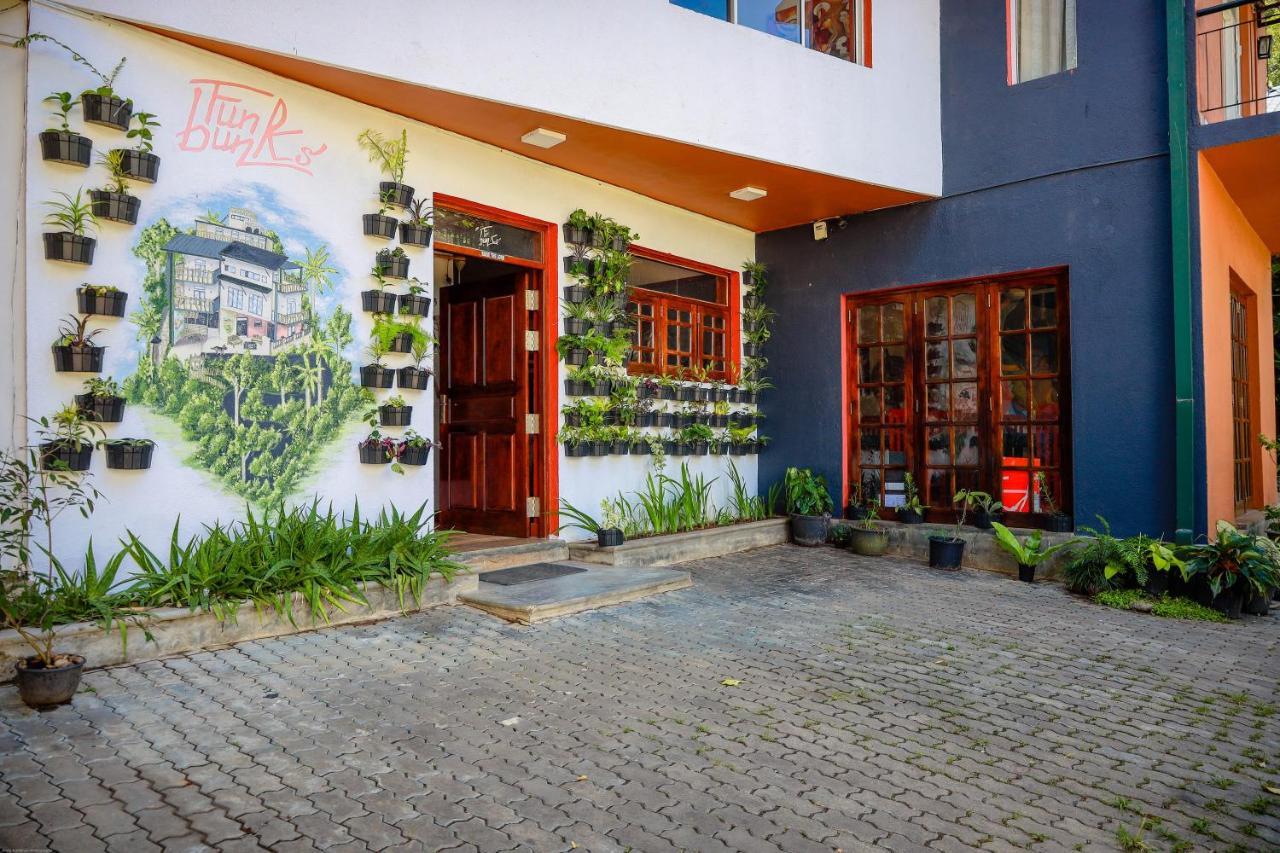 Funk Bunk - Mount View Lodge Kandy Esterno foto