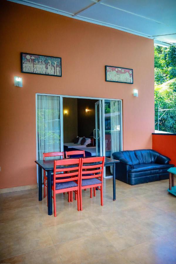 Funk Bunk - Mount View Lodge Kandy Esterno foto